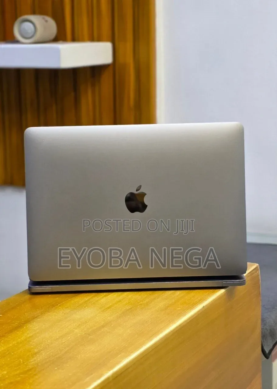 New Laptop Apple MacBook Pro 2019 16GB Intel Core i5 SSD 512GB