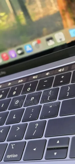 New Laptop Apple MacBook Pro 2019 16GB Intel Core i5 SSD 512GB