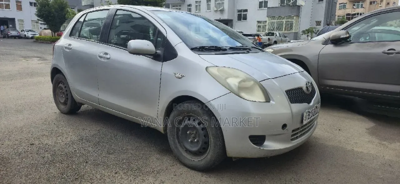 Toyota Yaris 2006 Gold