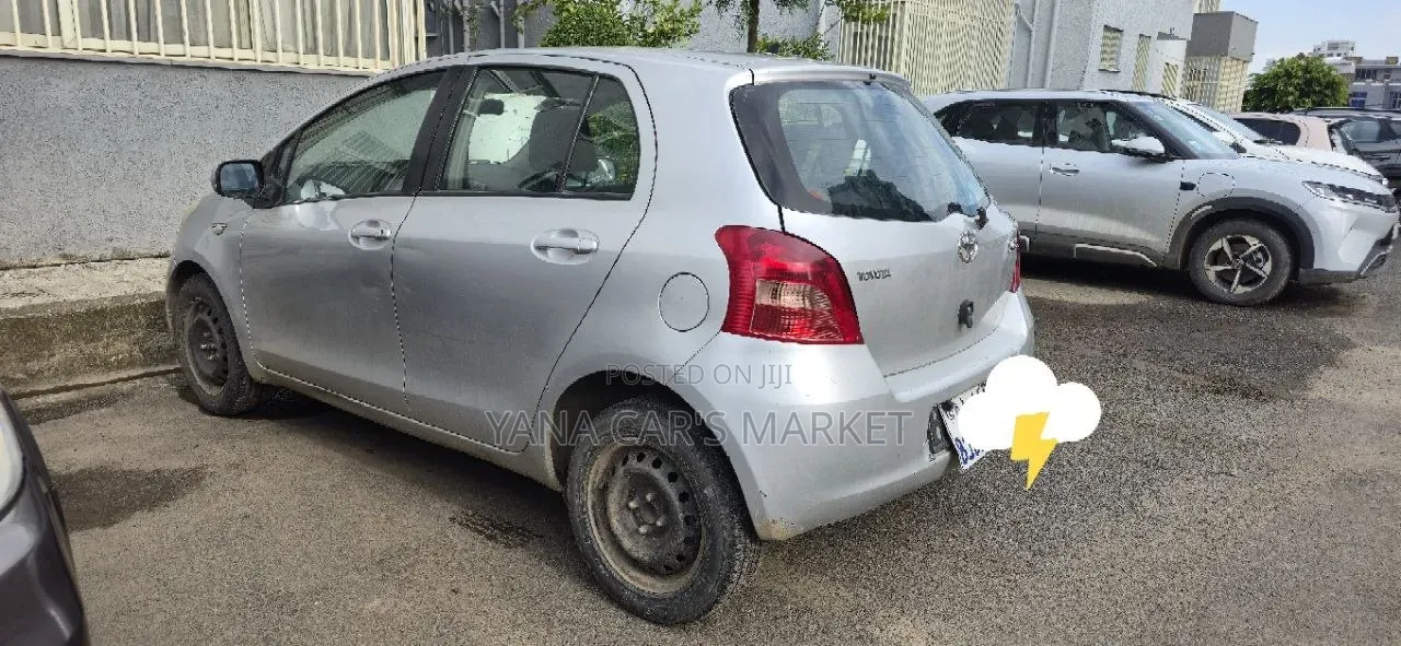 Toyota Yaris 2006 Gold
