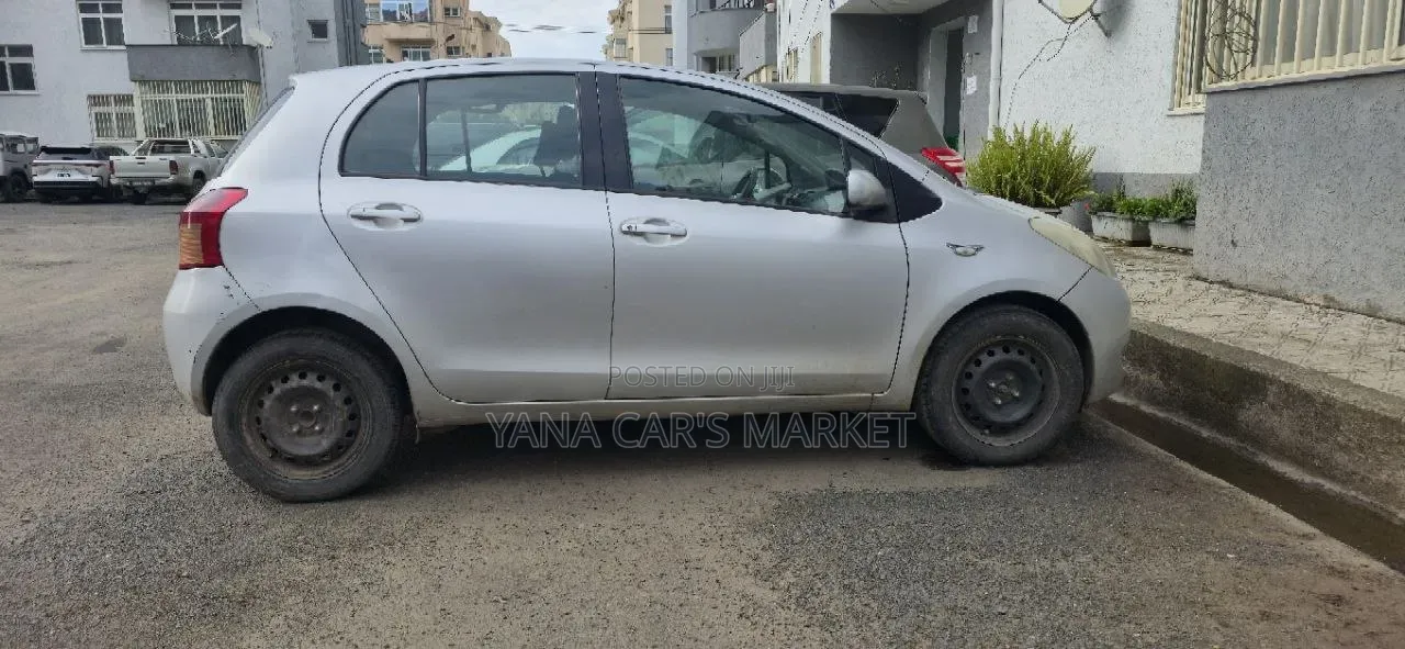 Toyota Yaris 2006 Gold