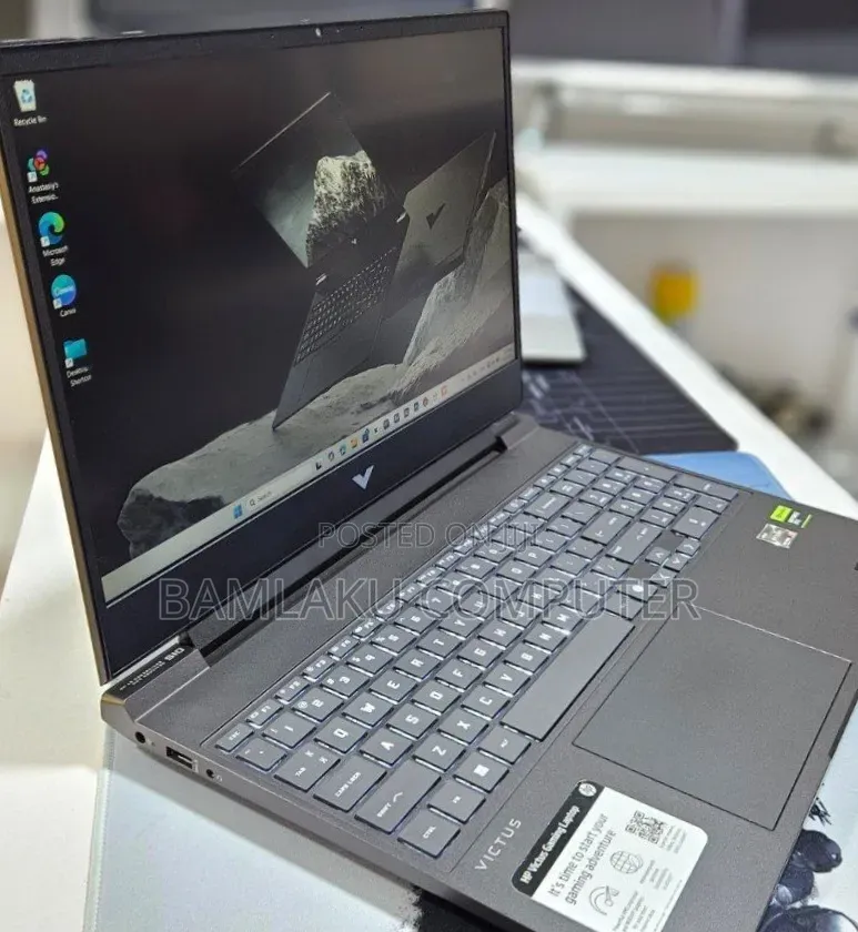 New Laptop HP Victus 16 16GB AMD Ryzen 7 SSD 512GB