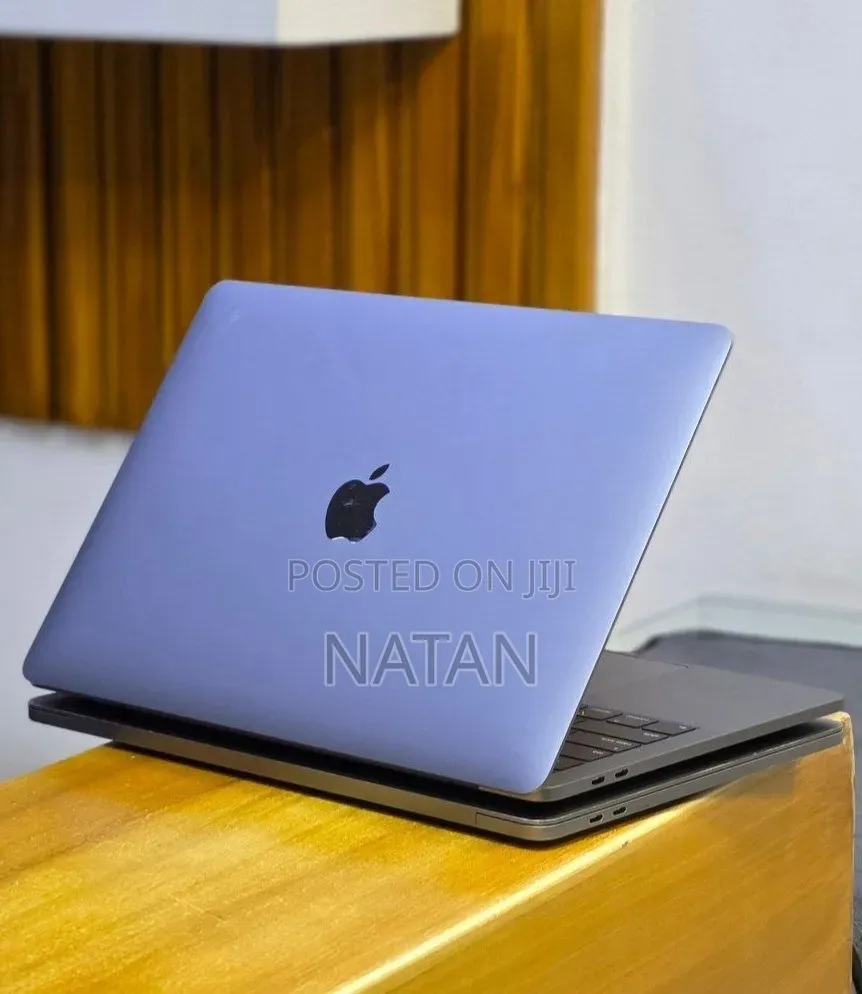 New Laptop Apple MacBook Pro 2019 16GB Intel Core i7 SSD 512GB