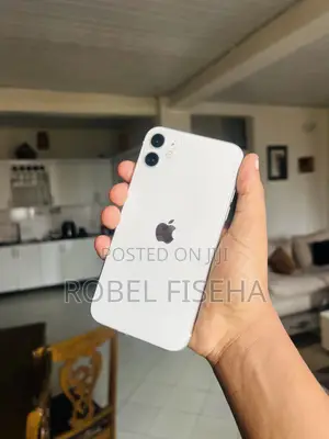 New Apple iPhone 11 128 GB White