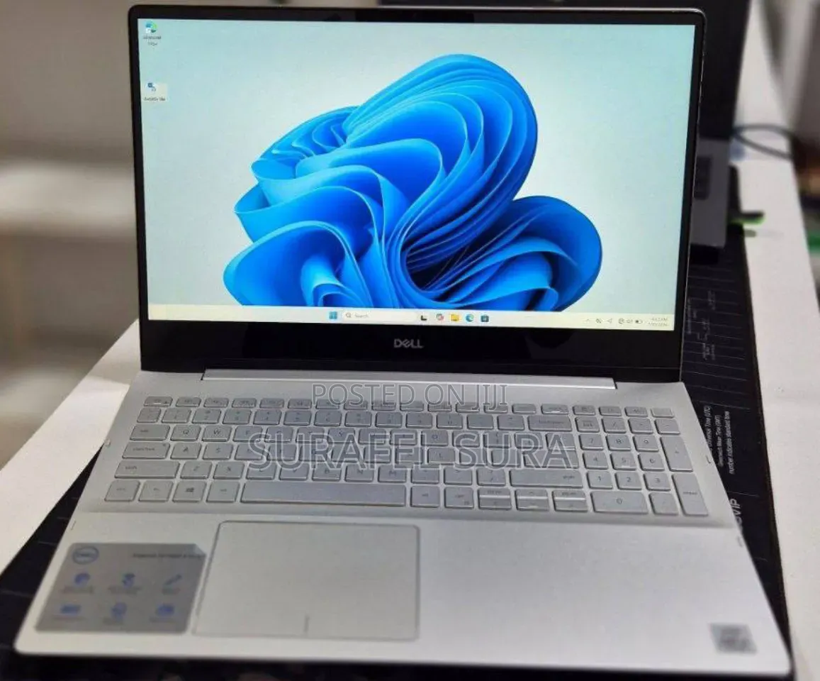 New Laptop Dell Inspiron 15 8GB Intel Core i5 SSD 256GB