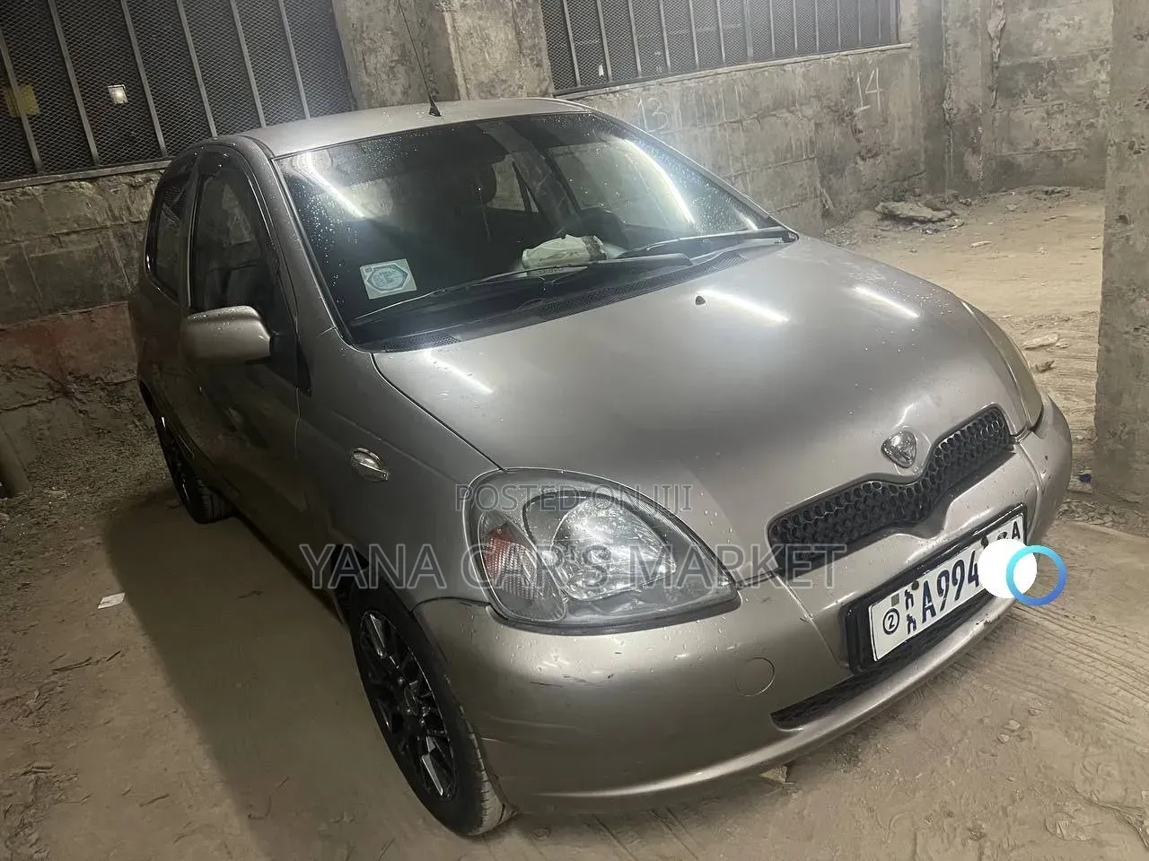 Toyota Vitz 2001 Gray