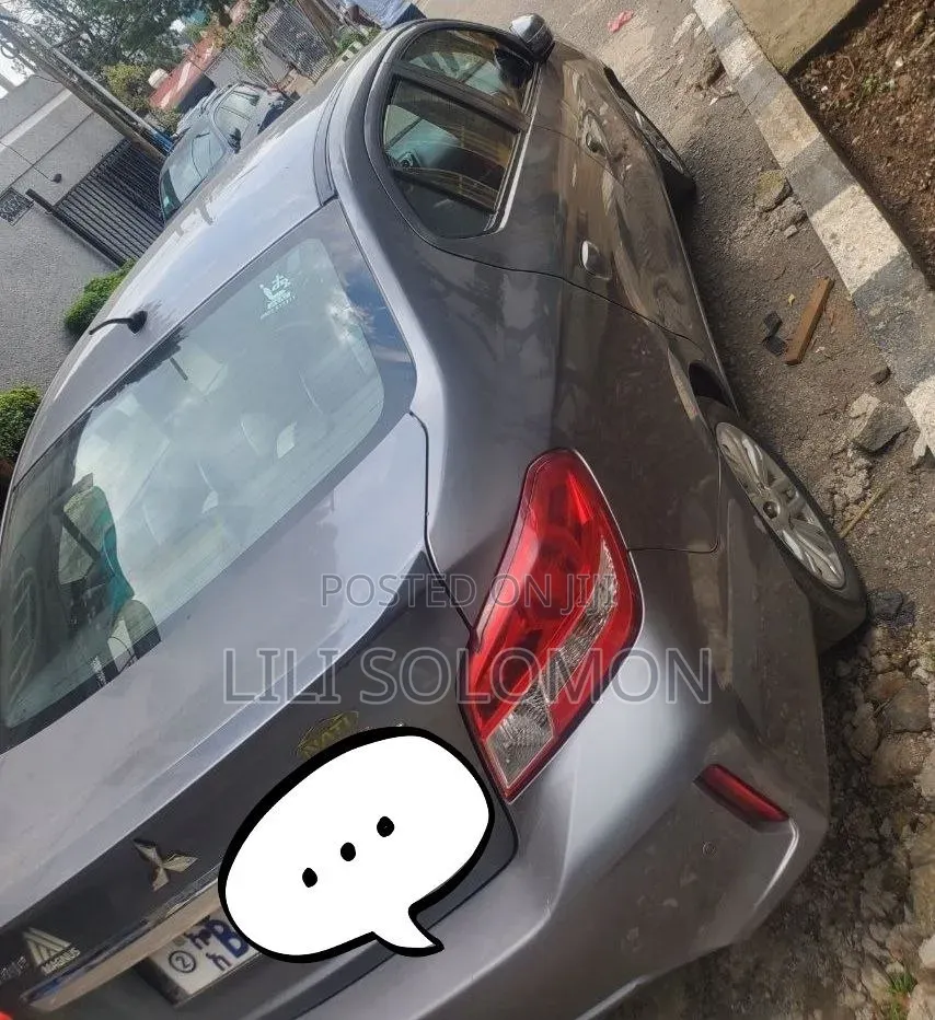 Mitsubishi Attrage 2021 Gray