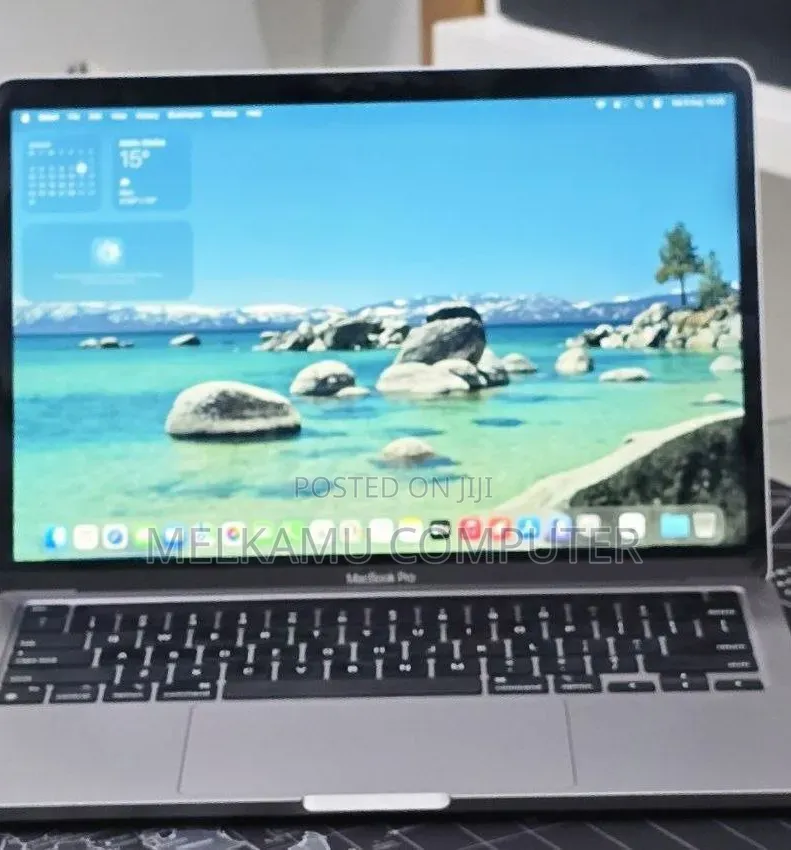 New Laptop Apple MacBook Pro 2022 M2 16GB Apple M2 SSD 512GB