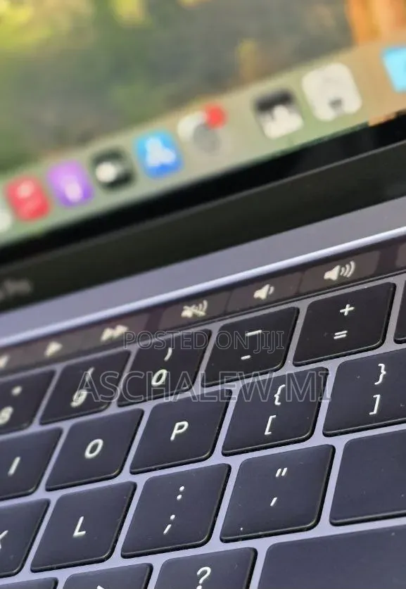 New Laptop Apple MacBook Pro 2019 16GB Intel Core i5 SSD 512GB