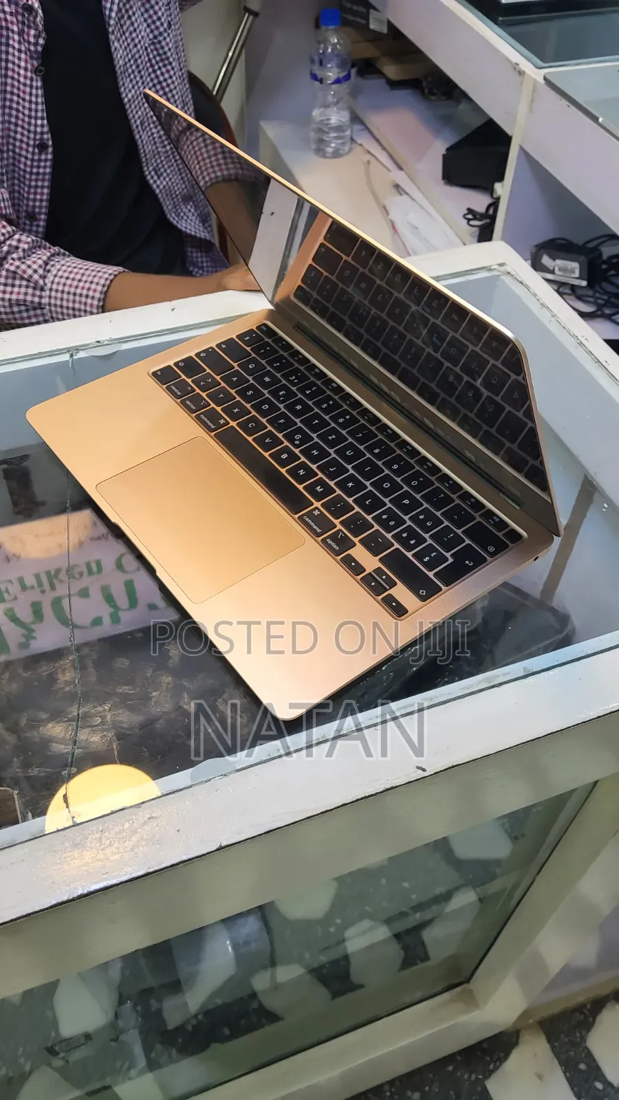New Laptop Apple MacBook Air 2020 8GB Intel Core i3 SSD 256GB