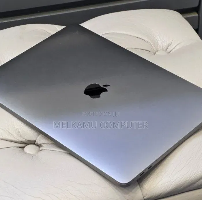 New Laptop Apple MacBook Pro 2019 16GB Intel Core i7 SSD 512GB