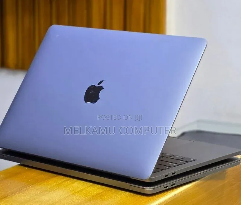 New Laptop Apple MacBook Pro 2019 16GB Intel Core i7 SSD 512GB