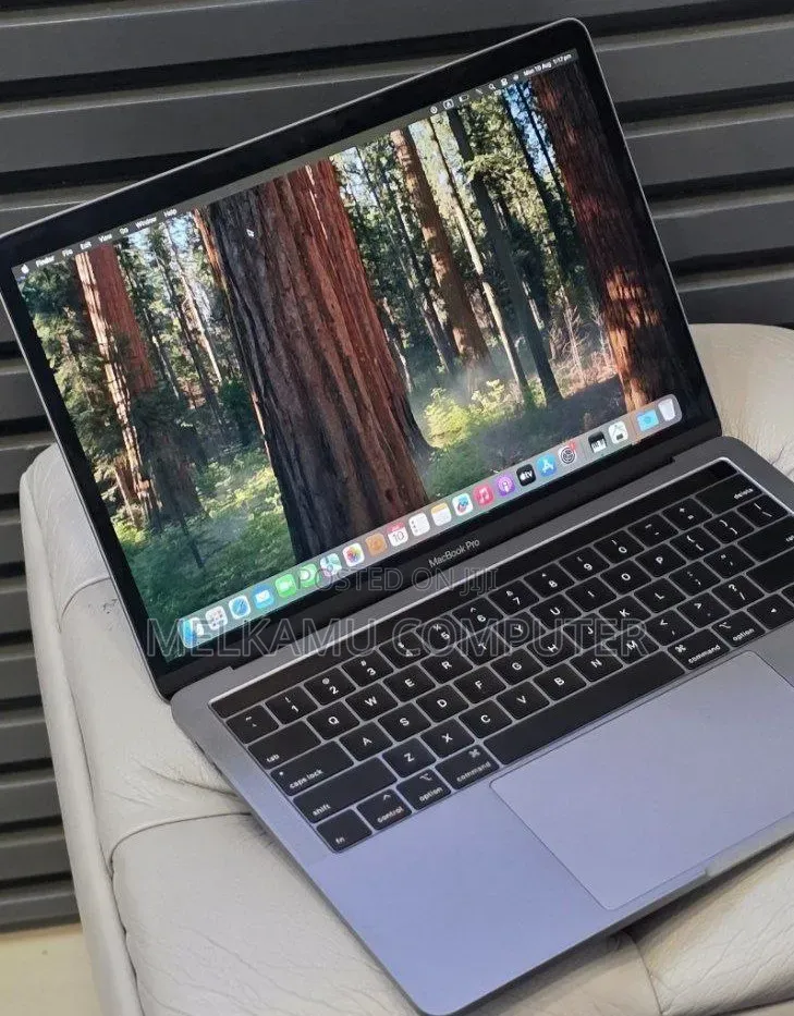 New Laptop Apple MacBook Pro 2019 16GB Intel Core i7 SSD 512GB
