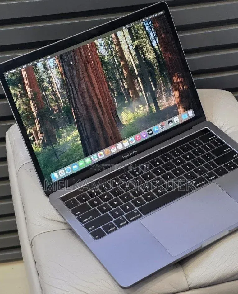 New Laptop Apple MacBook Pro 2019 16GB Intel Core i7 SSD 512GB