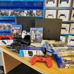 PS4 Slim – 5 Games Installed + 2 Joysticks