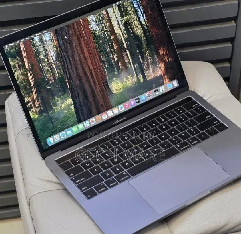 New Laptop Apple MacBook Pro 2019 16GB Intel Core i7 SSD 512GB