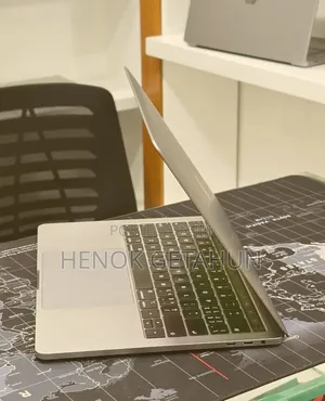 New Laptop Apple MacBook Pro 2019 16GB Intel Core i5 SSD 512GB