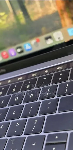 New Laptop Apple MacBook Pro 2019 16GB Intel Core i5 SSD 512GB