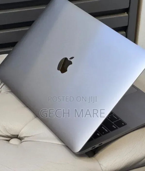 New Laptop Apple MacBook Pro 2019 16GB Intel Core i5 SSD 512GB