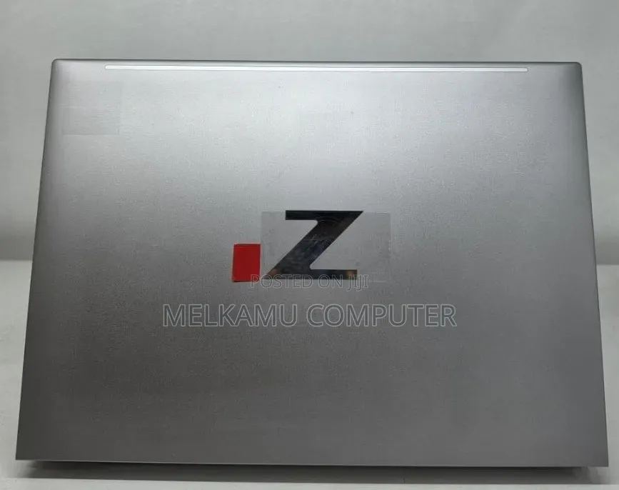 New Laptop HP ZBook Firefly G9 16GB Intel Core i7 SSD 512GB