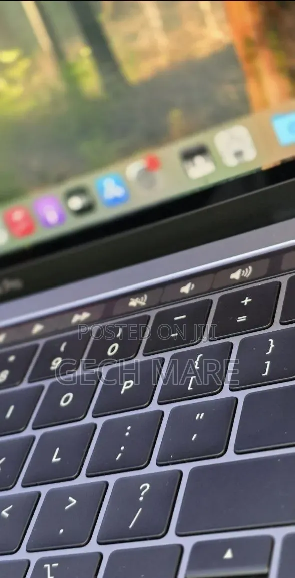 New Laptop Apple MacBook Pro 2019 16GB Intel Core i5 SSD 512GB