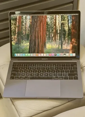 New Laptop Apple MacBook Pro 2019 16GB Intel Core i7 SSD 512GB