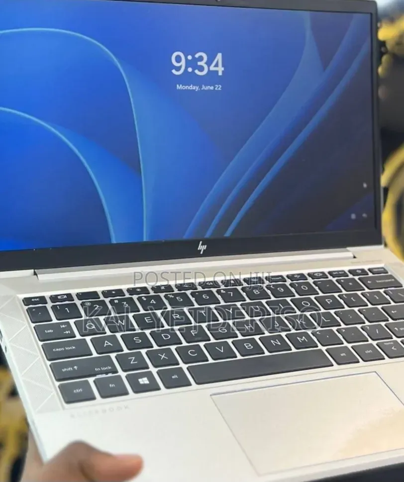 New Laptop HP EliteBook 830 G7 8GB Intel Core i5 SSD 512GB