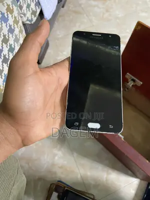 Samsung Galaxy J7 32 GB