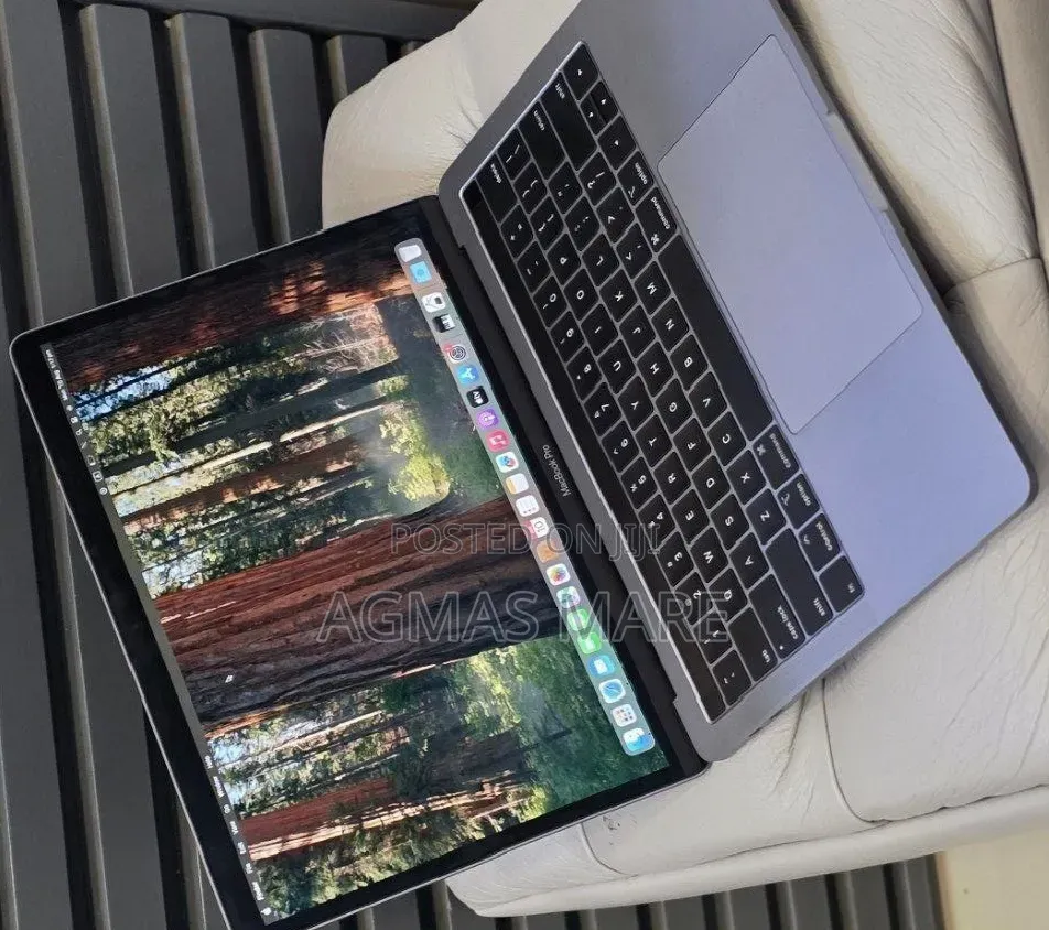 New Laptop Apple MacBook Pro 2019 16GB Intel Core i7 SSD 512GB