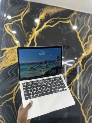 New Laptop Apple MacBook Pro 2022 M2 8GB Apple M2 SSD 512GB