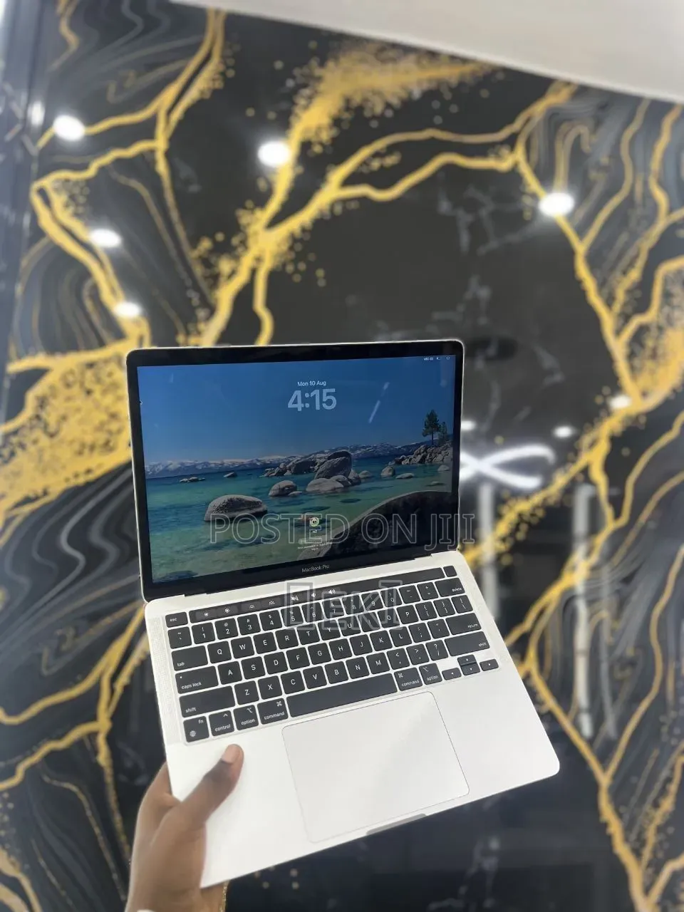 New Laptop Apple MacBook Pro 2022 M2 8GB Apple M2 SSD 512GB