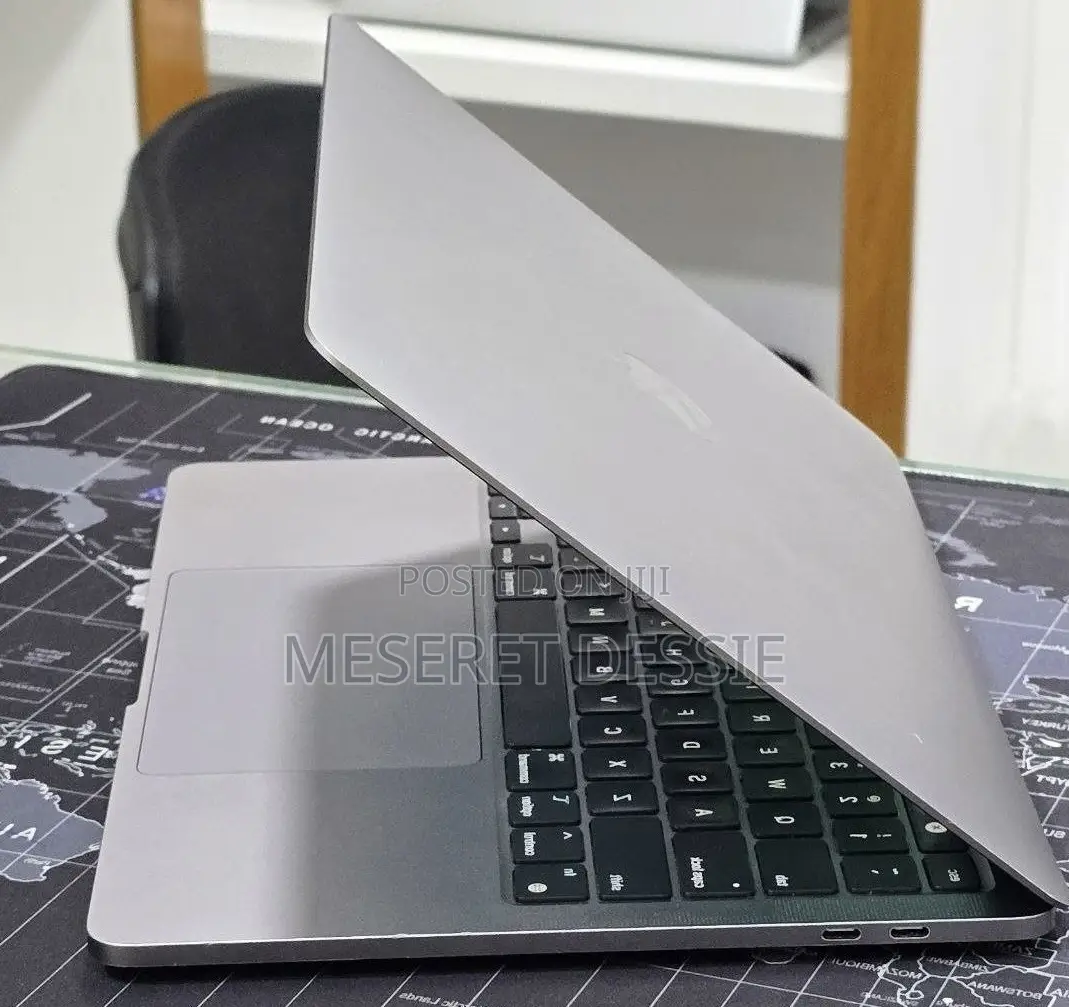 New Laptop Apple MacBook Pro 2022 M2 16GB Apple M2 SSD 512GB