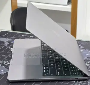 New Laptop Apple MacBook Pro 2022 M2 16GB Apple M2 SSD 512GB