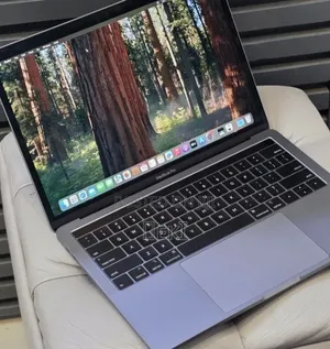 New Laptop Apple MacBook Pro 2019 16GB Intel Core i7 SSD 512GB