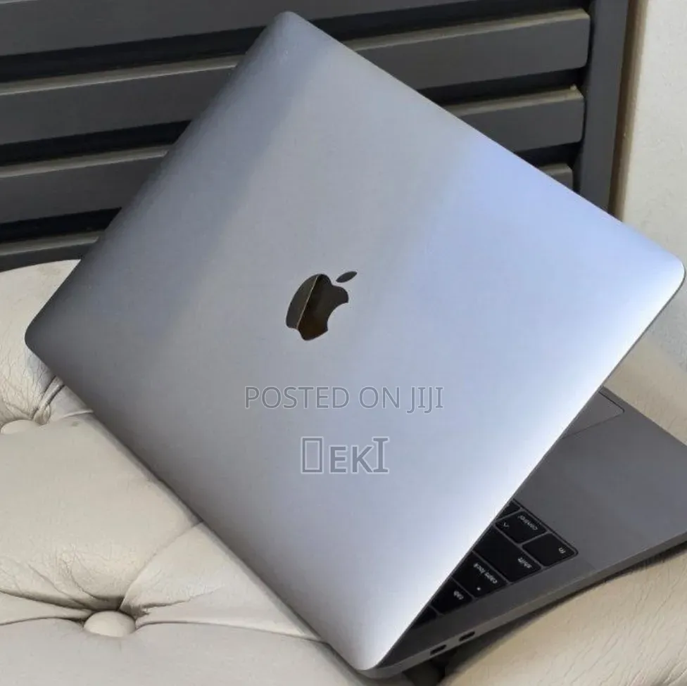 New Laptop Apple MacBook Pro 2019 16GB Intel Core i5 SSD 512GB
