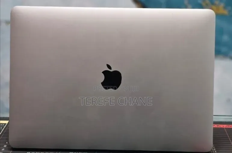 New Laptop Apple MacBook Pro 2022 M2 8GB Intel Core M2 SSD 512GB