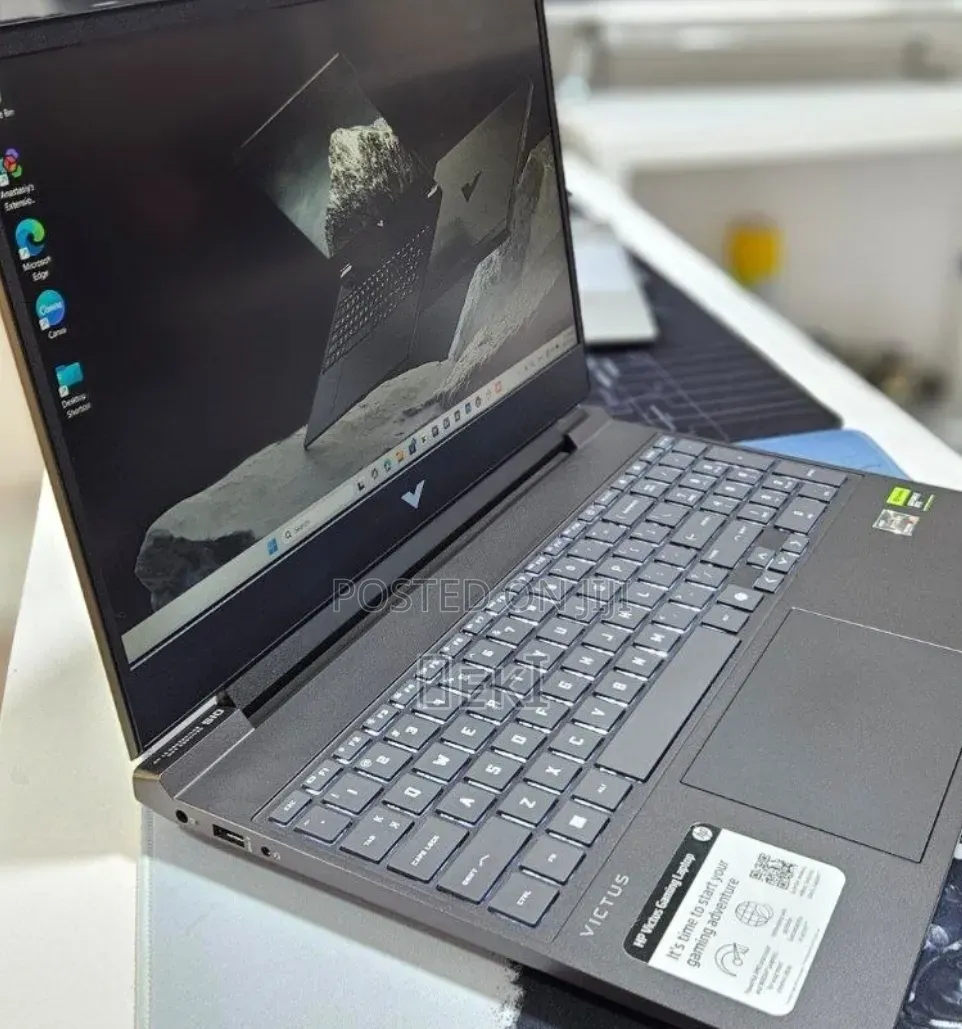 New Laptop HP Victus 16 16GB AMD Ryzen 7 SSD 512GB