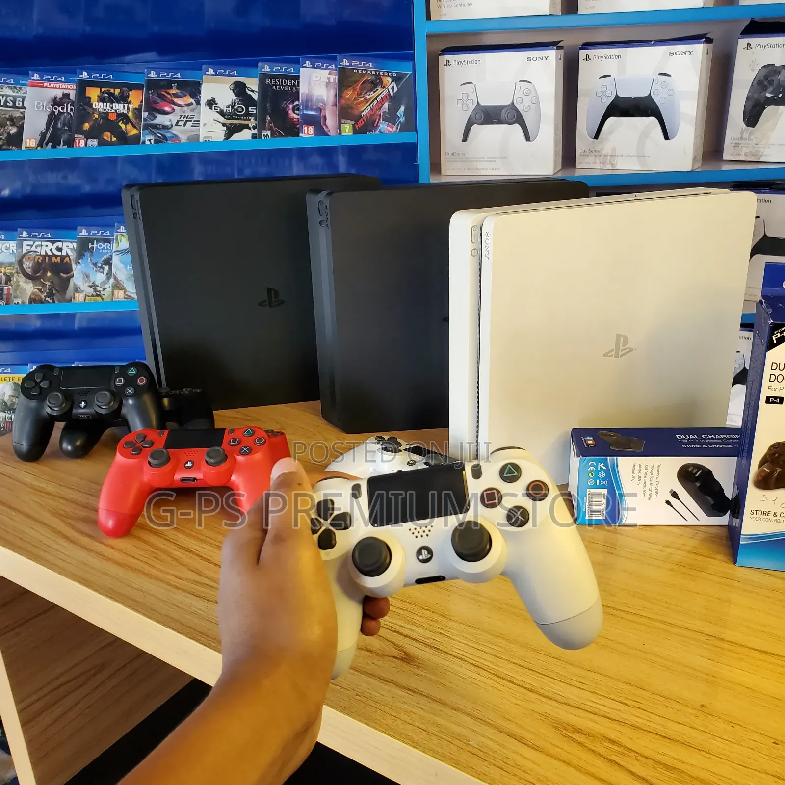 PS4 Slim – Gaming Bundle + 5 Games