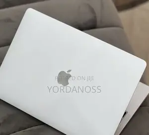 New Laptop Apple MacBook Pro 2022 M2 8GB Apple M2 SSD 512GB