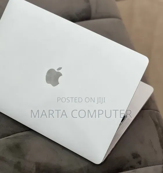 New Laptop Apple MacBook Pro 2022 M2 8GB Apple M2 SSD 512GB
