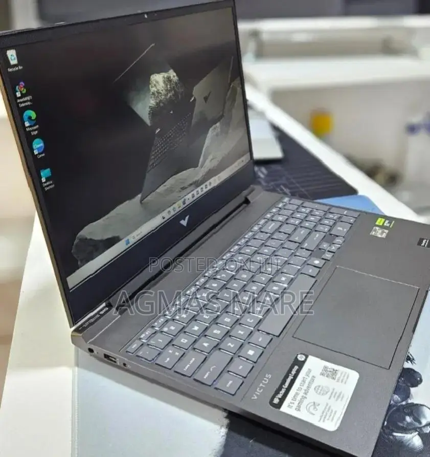 New Laptop HP Victus 15 16GB AMD Ryzen 7 SSD 512GB