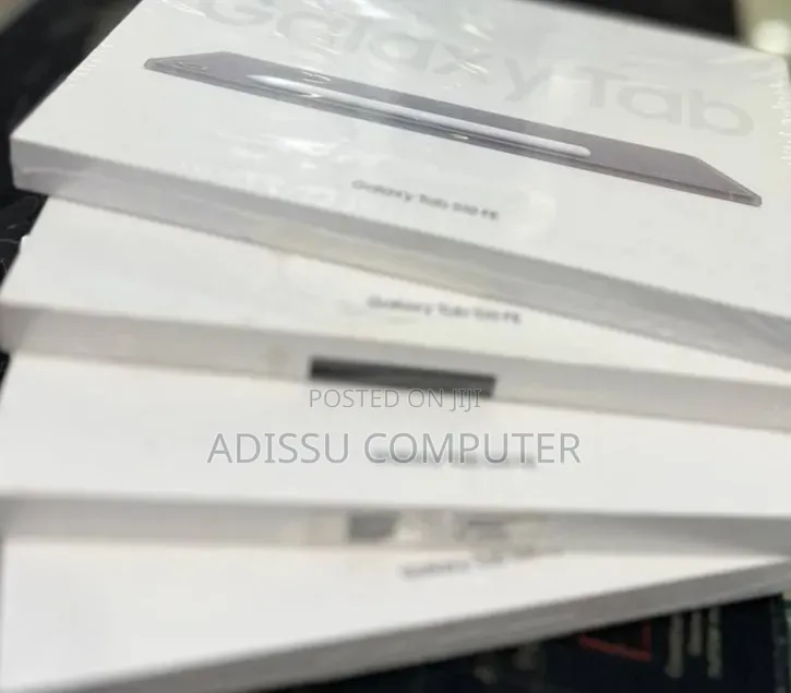 New Laptop Samsung Galaxy Book 2 8GB Intel Core i7 SSD 128GB