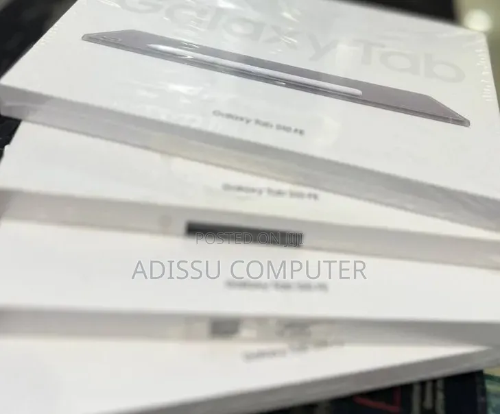 New Laptop Samsung Galaxy Book 2 8GB Intel Core i7 SSD 128GB