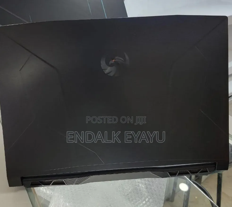 New Laptop MSI 16GB AMD Ryzen 5 SSD 512GB