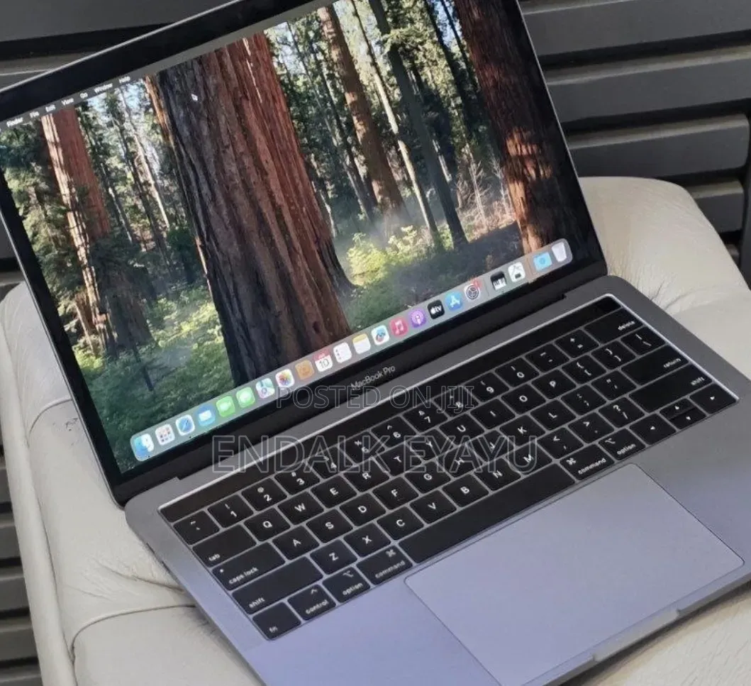 New Laptop Apple MacBook Pro 2019 16GB Intel Core i7 SSD 512GB