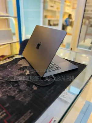 New Laptop Apple MacBook Air 2024 M3 8GB Apple M3 SSD 256GB