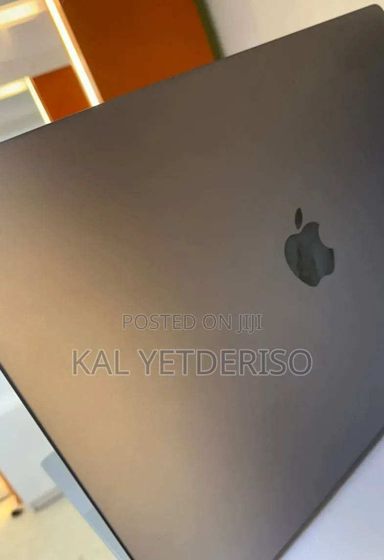 New Laptop Apple MacBook Pro 2016 32GB SSD 512GB