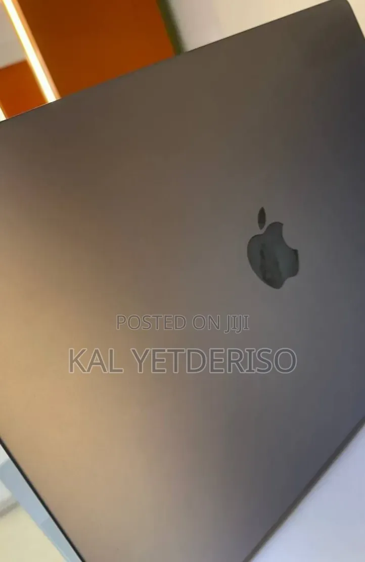 New Laptop Apple MacBook Pro 2016 32GB SSD 512GB