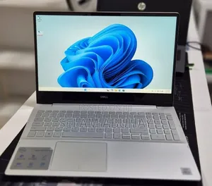 New Laptop Dell Inspiron 15 8GB Intel Core i5 SSD 256GB