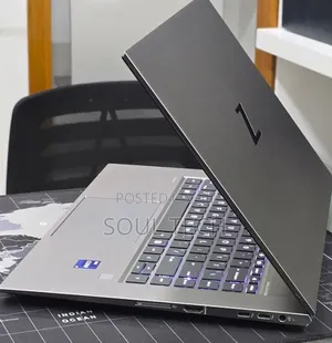 New Laptop HP ZBook Studio G8 32GB Intel Core i9 SSD 512GB